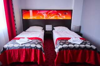 Отель Hotel Zimowit Жешув Двухместный номер с 2 отдельными кроватями-1